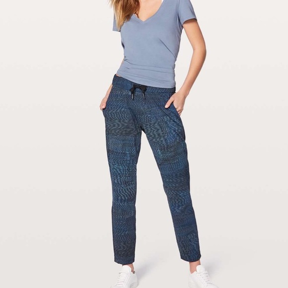 Lululemon On The Fly Pant *28" - Linear Flux Battleship Multi - Picture 1 of 8